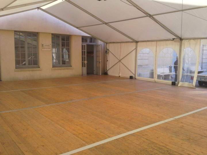Chapiteau avec plancher auto portant Île-de-France