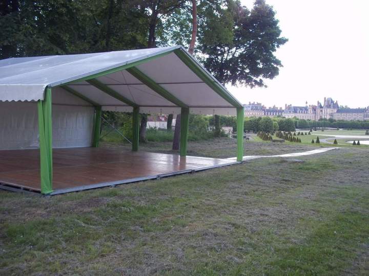 Tente de réception avec parquet Île-de-France